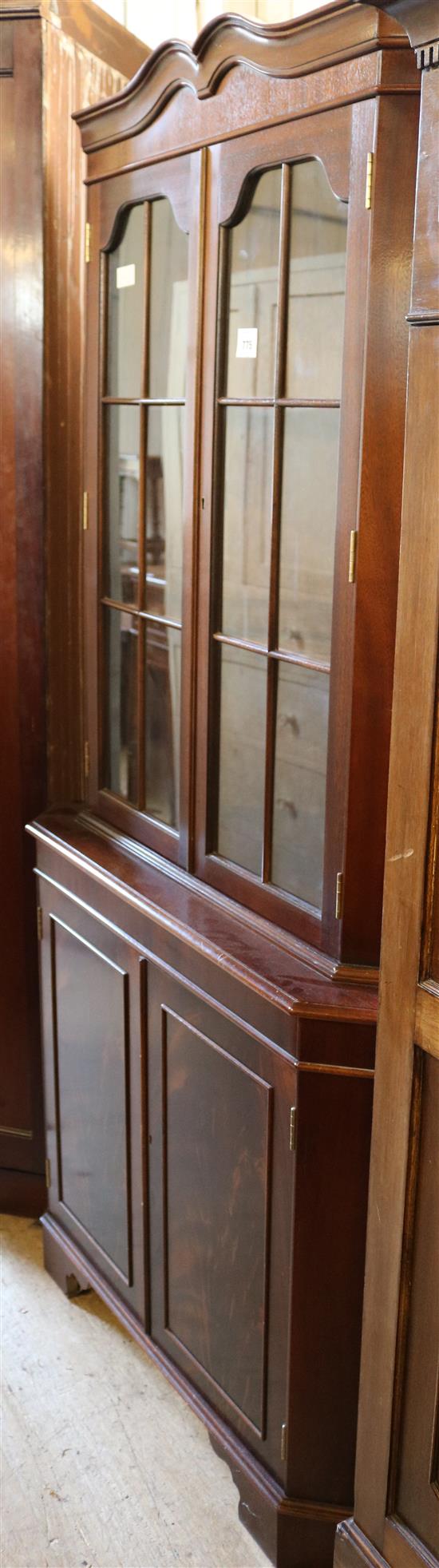 Georgian style mahogany standing corner cupboard & mahogany corner wardrobe(-)